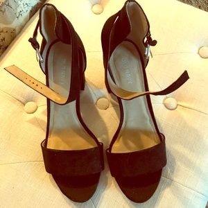 Old Navy faux suede block heel size 8